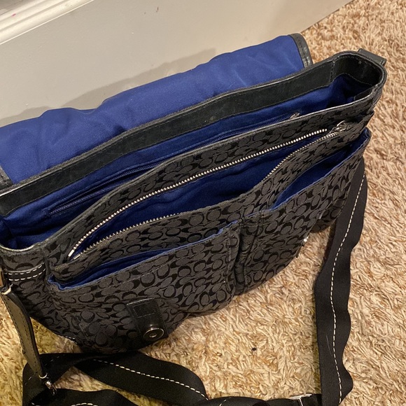 Authentic Coach Mini Messenger bag - Picture 5 of 7